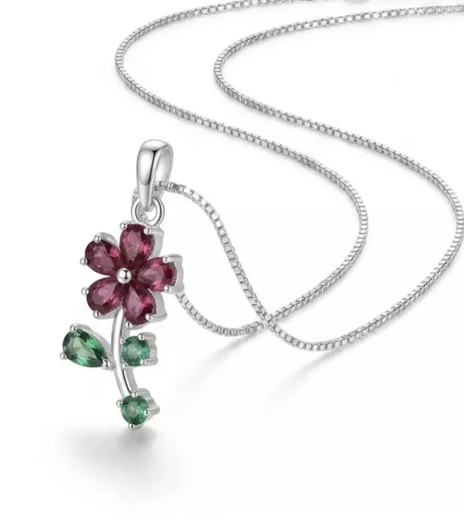 Colar Flor Pedrinha Rosa – Banhado a Prata (cód. 32-H)
